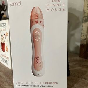 pmd collectible Minnie Mouse elite pro.